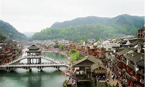 湖南凤凰古城住宿价格,湖南凤凰古城住宿攻略