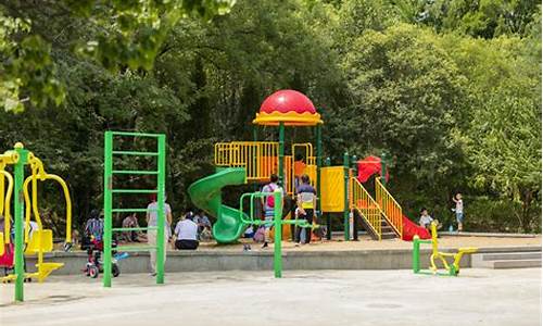 济南泉城公园游乐设施开了吗,泉城公园充气游乐设施