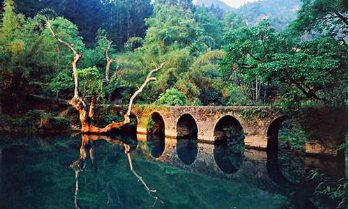 贵州旅游十大景点排名六盘水贵州茅台大酒瓶标志_贵州旅游十大景点排名六盘水